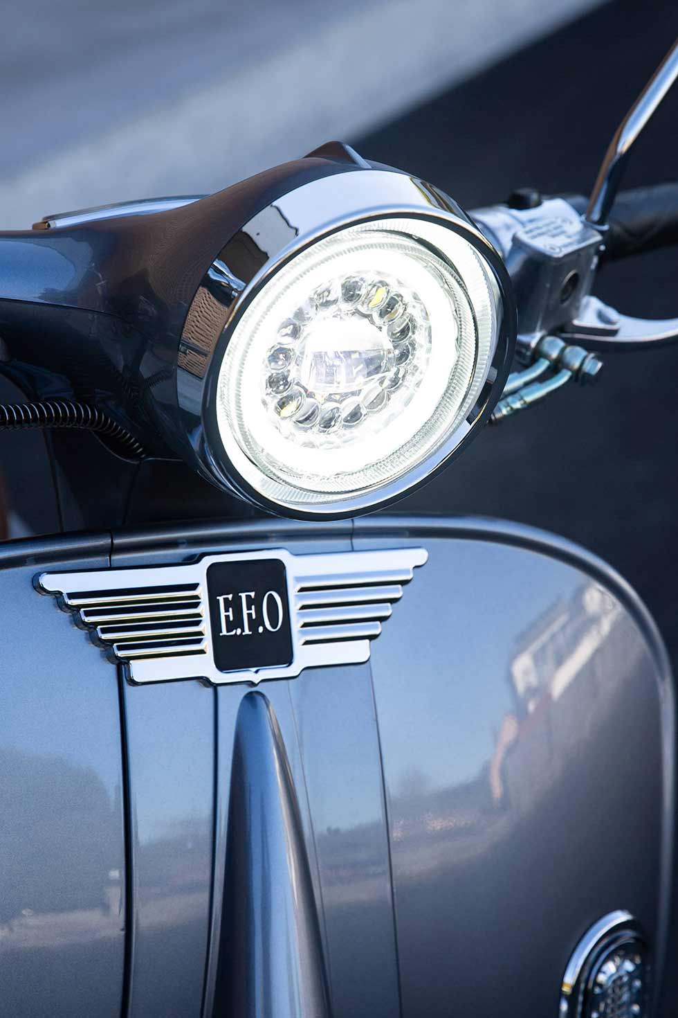 Frontlicht des Retro Elektroroller E.F.O. EV 4000